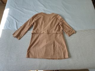 Sobrecamisa beige con cinturón