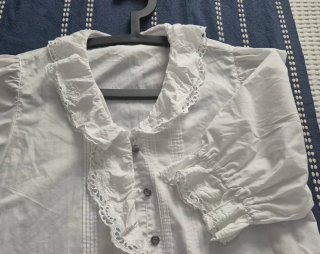 Blusa blanca regional o de calle
