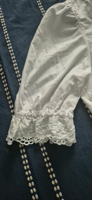 Blusa blanca regional o de calle