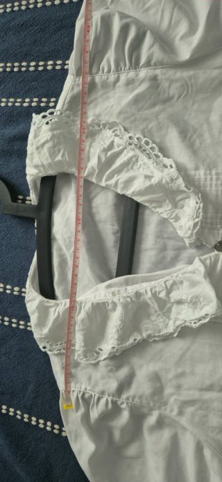 Blusa blanca regional o de calle