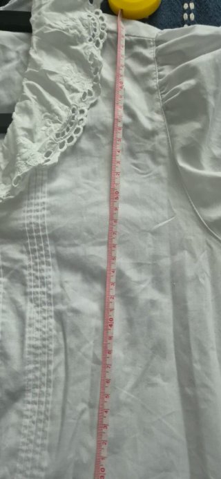 Blusa blanca regional o de calle