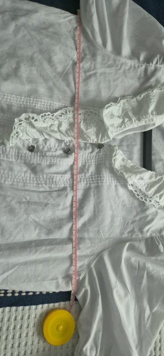Blusa blanca regional o de calle