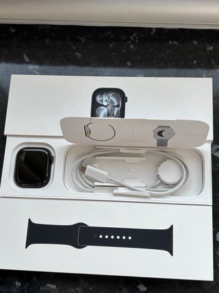Apple Watch Series 11 (46 mm) LTE/Cellular — NUEVO