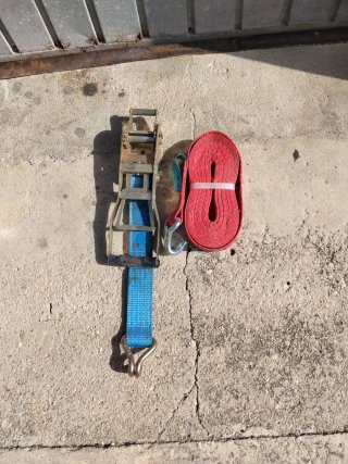 Cincha para amarrar carga en camiones