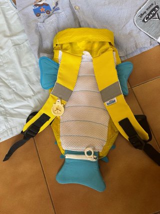 Lote 2 batas, mochila y servilletas Cars + regalo
