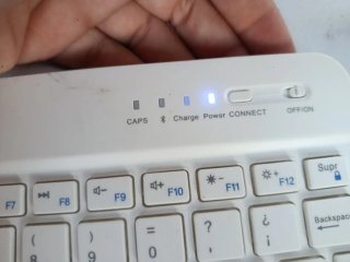 Teclado Inalámbrico Bluetooth Blanco