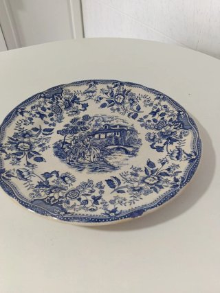 Plato decorativo azul y blanco
