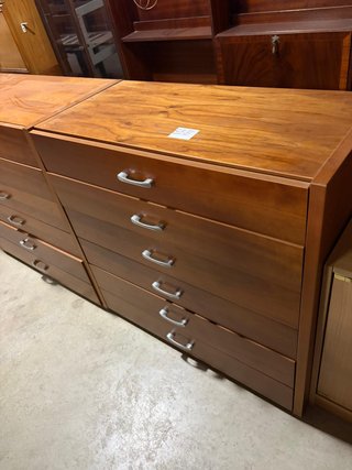 Cómoda de madera