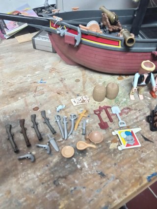Goleta pirata con 6 figuras y accesorios
