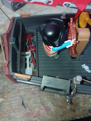 Goleta pirata con 6 figuras y accesorios