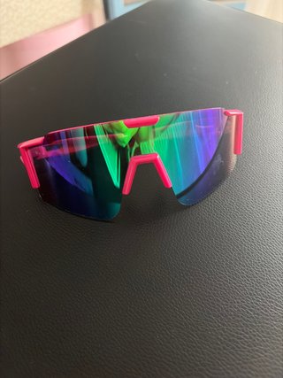 Gafas futuristas rosa lente arcoíris