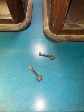 Coppia di Comodini Archiviatori con Persiana in Legno e Cristallo