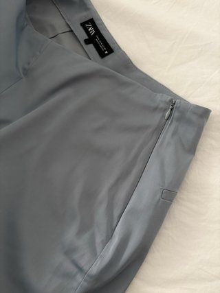 Pantalón Zara azul satinado