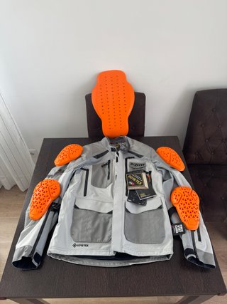 Chaqueta y pantalón Klim Carlsbad 2023 GORE-TEX