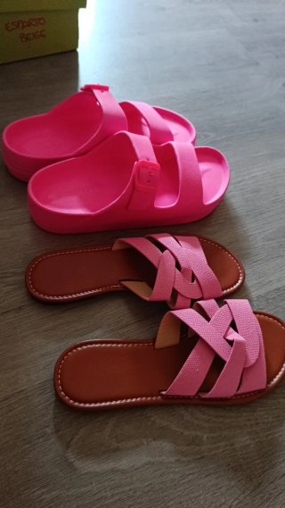 Sandalias rosas y marrones.  Las dos por 5€