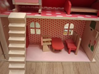 Casa de muñecas con muñeca Lalaloopsy