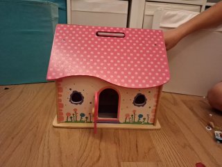 Casa de muñecas con muñeca Lalaloopsy