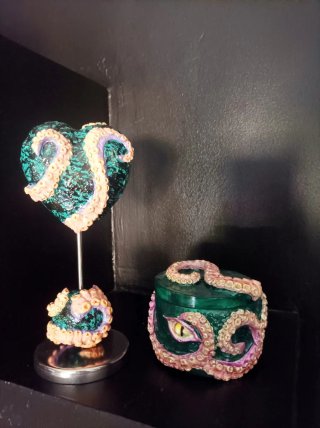 Conjunto Kraken Corazón y Caja Decorada