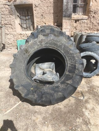 Ruedas de tractor ( Palencia)