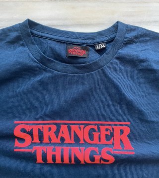 camiseta stranger things manga corta azul