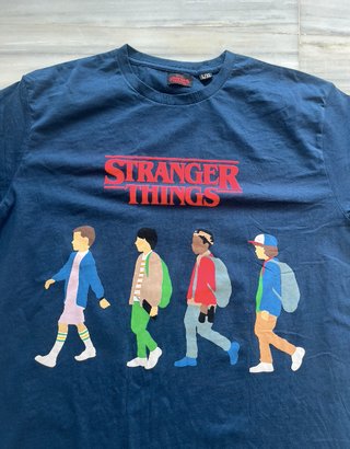 camiseta stranger things manga corta azul