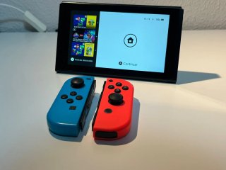 Nintendo Switch Azul/Rojo poco uso con caja origin