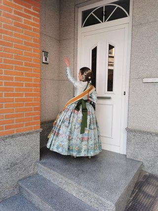 Traje Fallera Niña + aderezos + zapatos 7-11 Años