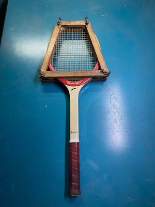 Raqueta de tenis clásica Slazenger con prensa
