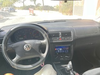 Volkswagen Golf 4  2001