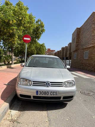 Volkswagen Golf 4  2001