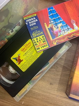 Lote  6 VHS Disney Clásicos (Español)