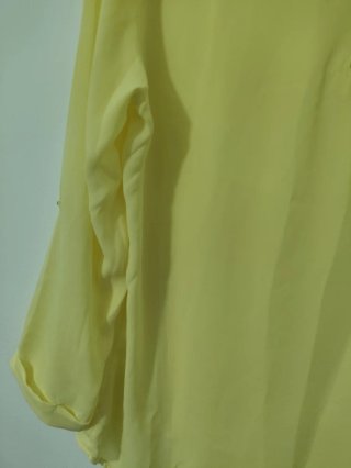 Blusa amarilla manga larga talla S