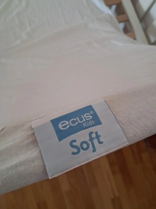 Colchón cuna Goli Earth Ecus Kids y sábana