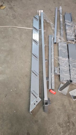 Escalera de baño VEVOR de 6 peldaños con dos pasam