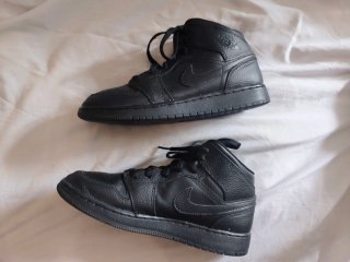 Nike Air Jordan 1 Negras Talla 39