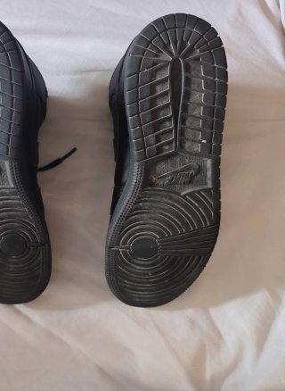 Nike Air Jordan 1 Negras Talla 39
