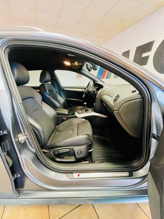 Audi A4 S LINE