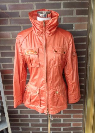 Chaqueta cortavientos entallada Henry Arroway cora