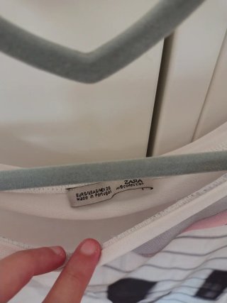 T-shirt zara taglia small