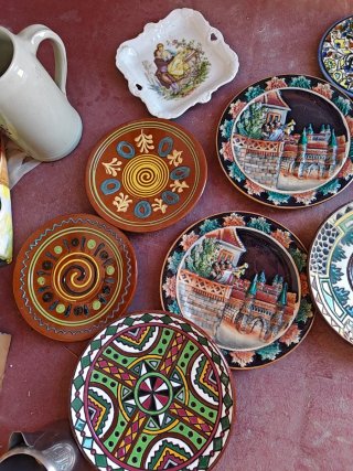 Piatti decorativi in ceramica