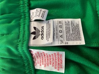Pantalón verde Adidas-original. Talla 14-15 años