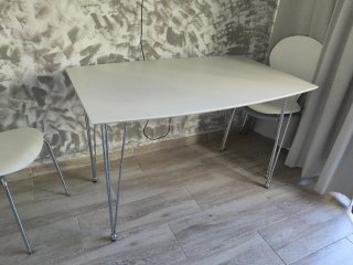 Mesa de comedor/cocina blanca patas metálicas