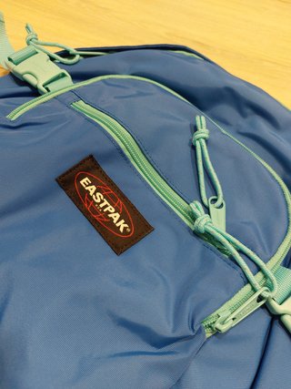 Mochila Eastpak azul y turquesa
