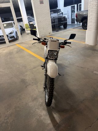 Suzuki DR125 Enduro Moto