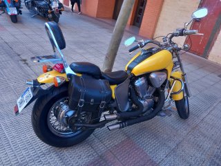 Honda Shadow VT600 Cruiser Amarilla