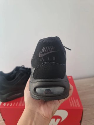 T46 Nike Air Max Command Negras