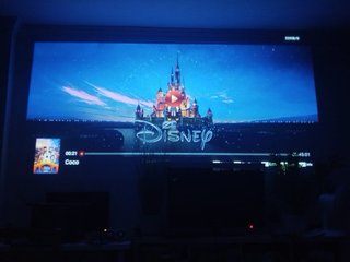 Proyector Portátil MAGCUBE Full HD Android OS