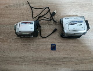 2 Cámaras de vídeo JVC + Tarjeta SD 16GB +baterí