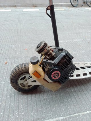 Patinete de gasolina