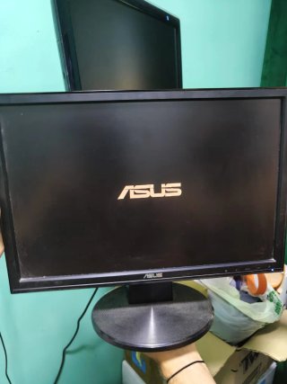 2 Monitor Asus Nero